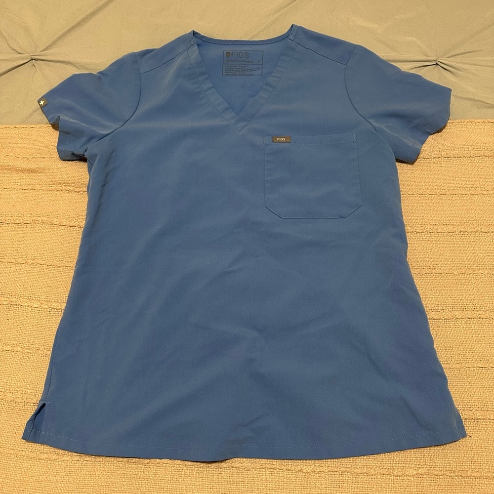 FIGS Women’s Catarina Ceil Blue Scrub Top